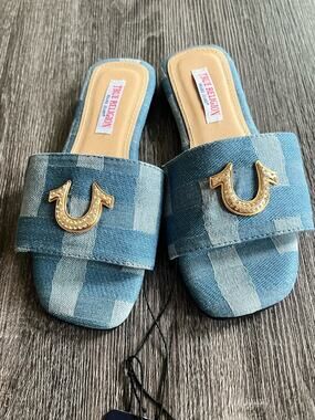 True Religion Blue Plaid Denim Slide Sandals with Gold Horseshoe | Size 8